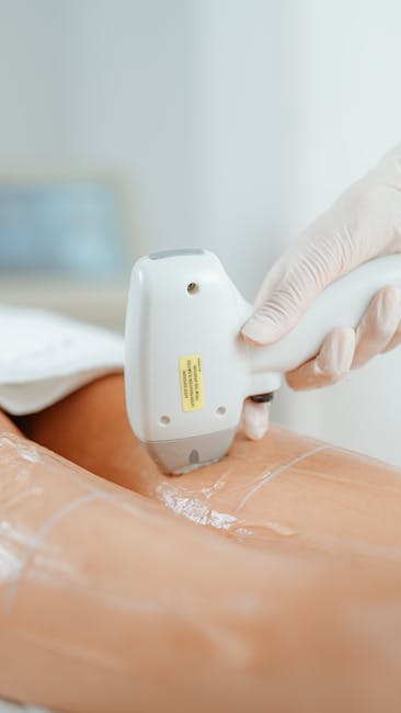 Leistungen Close-up of laser hair removal procedure in beauty clinic, showcasing diode laser technology on a client's leg.